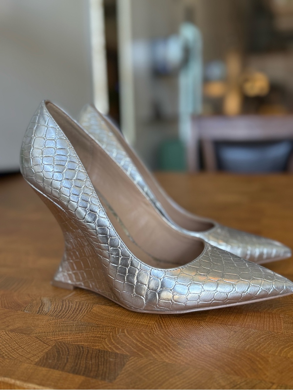 Steve Madden Metallic Silver Croc-Embossed Wedge Pumps - Women size 7